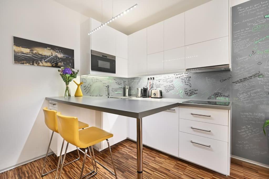 Smart & Luxury Old Town Apartment ปราก ภายนอก รูปภาพ