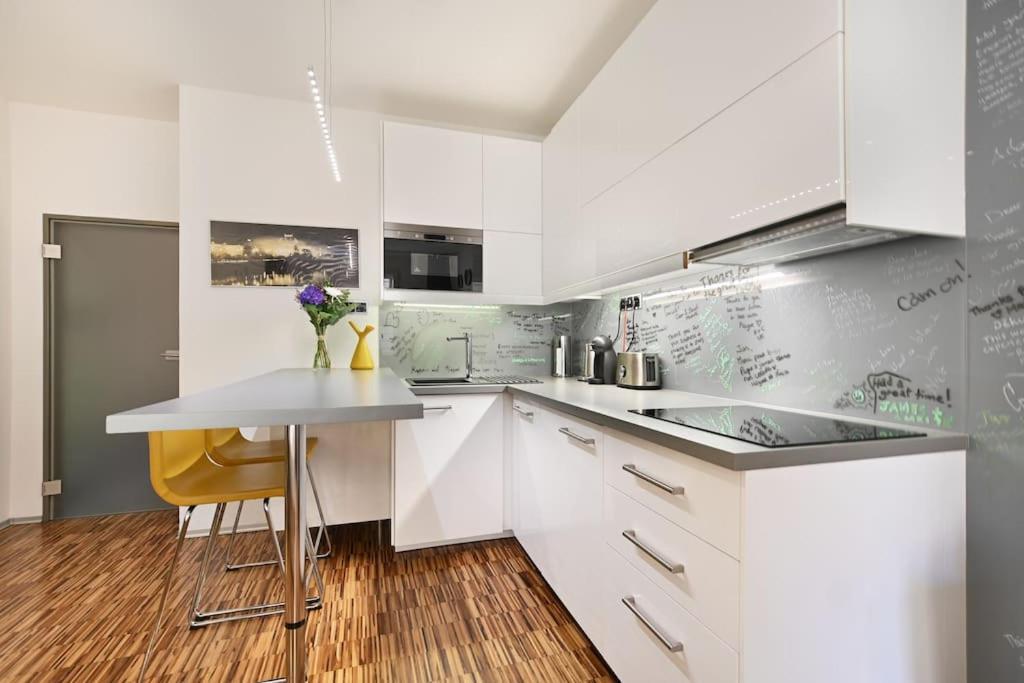 Smart & Luxury Old Town Apartment ปราก ภายนอก รูปภาพ